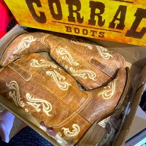 Women’s size 8 corral boots